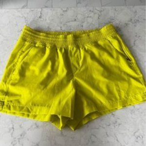 Old Navy high waisted stretch tech performance short 3.5" inseam in lime real es